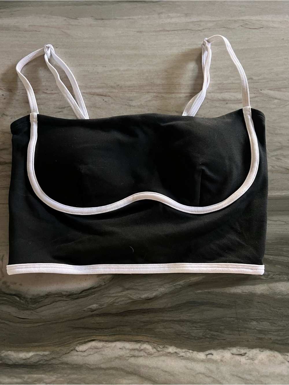 ALO Yoga Black Bandeau Bralette with White Contrast Trim size XS no ticket